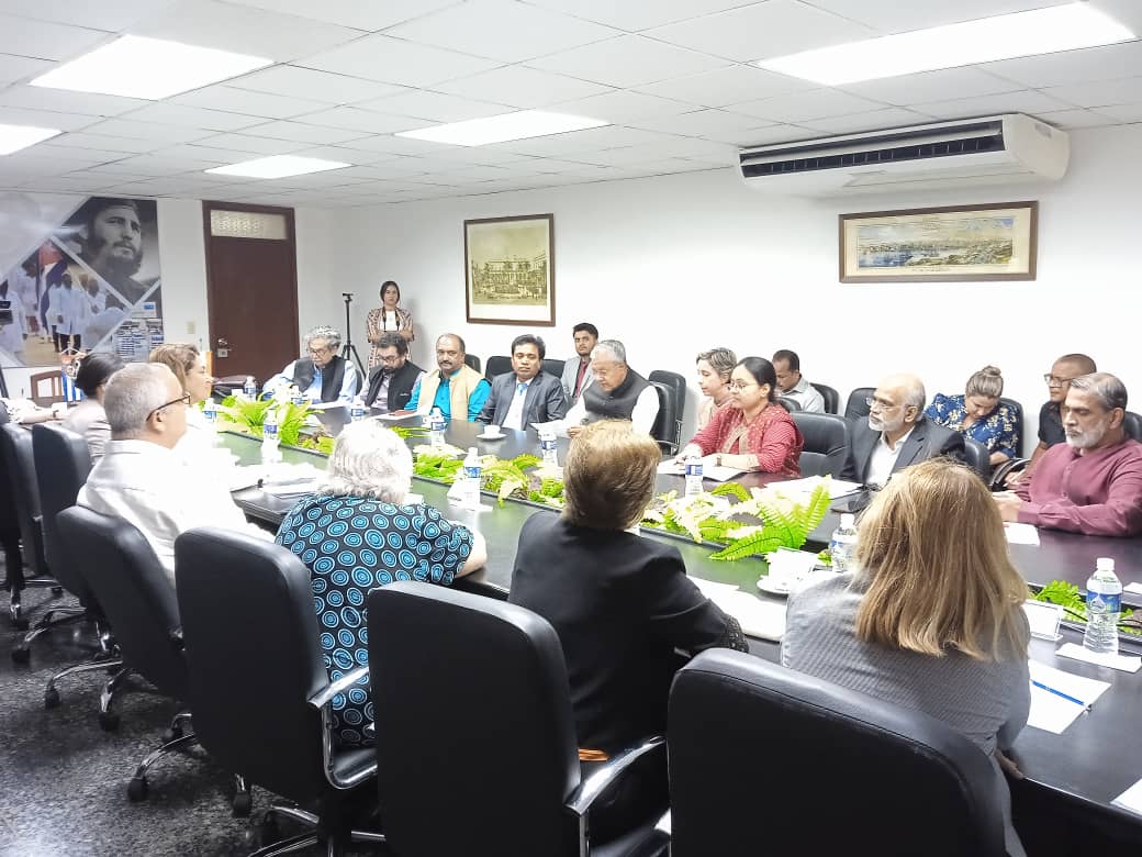 Viceministra primera de Salud, Dra. Tania Margarita Cruz Hernández intercambia con el Sr. Pinarayi Vijayan, jefe de Gobierno del Estado de Kerala, República de la India. Manifiestan interés común de avanzar en la cooperación en Salud en beneficio de ambos pueblos.