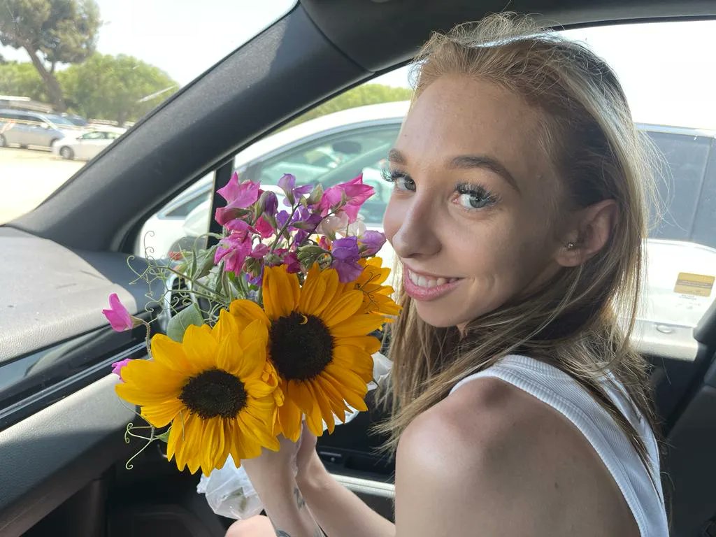 ATKGirlfriends on Twitter: "Goodtimes behind the scenes looking super hot bent over ass and