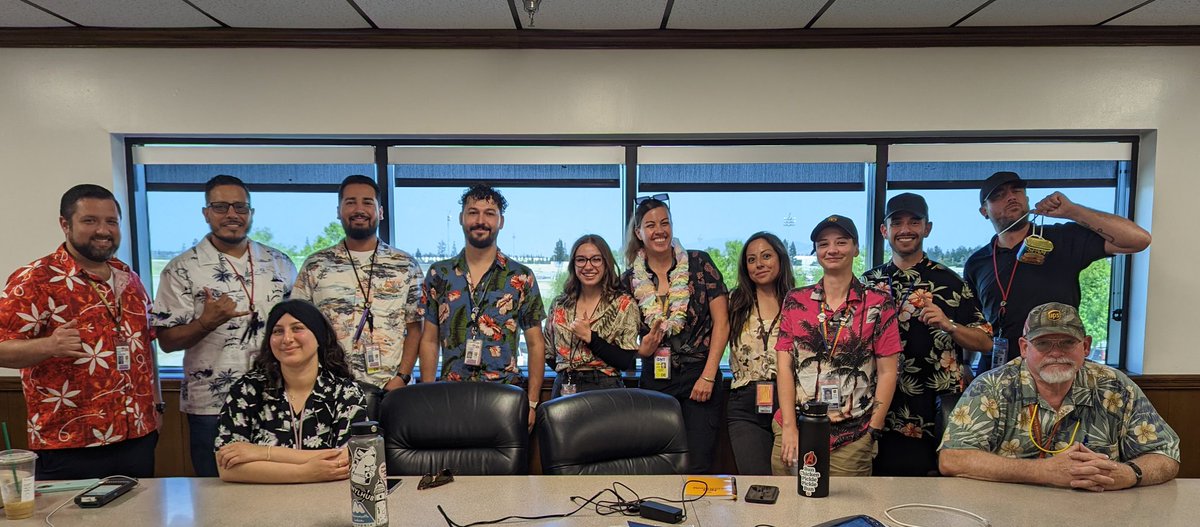 Kickin off Thursday spirit days with Hawaiian shirts! Aloha from @ont_pmramp_ups! @wxcunningham @mboden69 @G_Smith17 @renodames