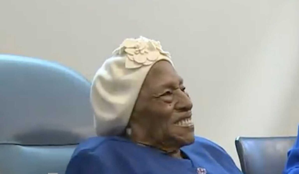 centralFLvoice's tweet image. Born in 1916, a local resident of Meridian, Mississippi celebrated another huge milestone in her life recently. Family and close friends surrounded Julia Mae Hunter-Rice as she turned 107 years old on June 2. #people

centralfloridavoice.com/107-year-old-w…