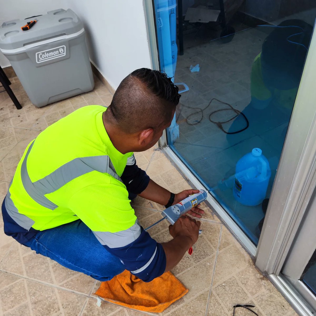 GrecosAE's tweet photo. Sellado de Ventanas 😎
¿Cansado de filtraciones en las ventanas? 🌧️
Nosotros le brindamos la solución 🙌
Escríbenos al 📱6352-3658 o coméntanos para brindarte más información 😉
#panama #grecos #sellado #ventanas #filtracion https://t.co/Qm7YaTuO8v