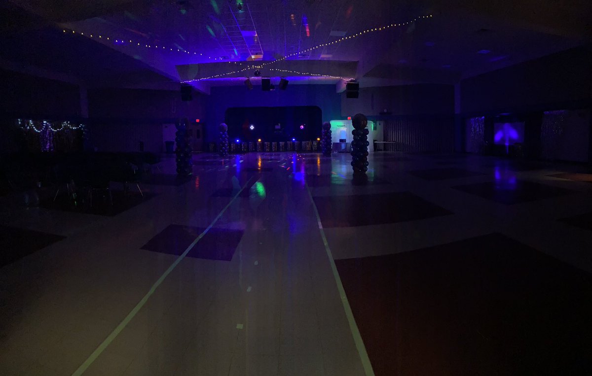 TOIS has been transformed into NYC for tonight’s 8th grade celebration