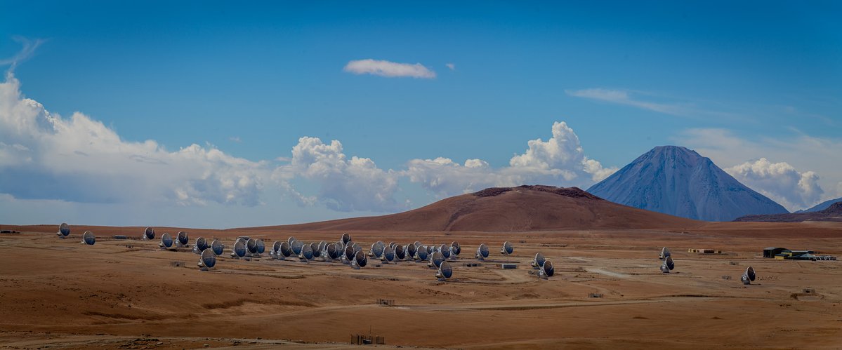 almaobs's tweet photo. 📡We covered many kilometers to create a 16 km diameter radio telescope.
📷: Yerko Villalón ALMA photo-ambassador https://t.co/Wc7S5bTqjg