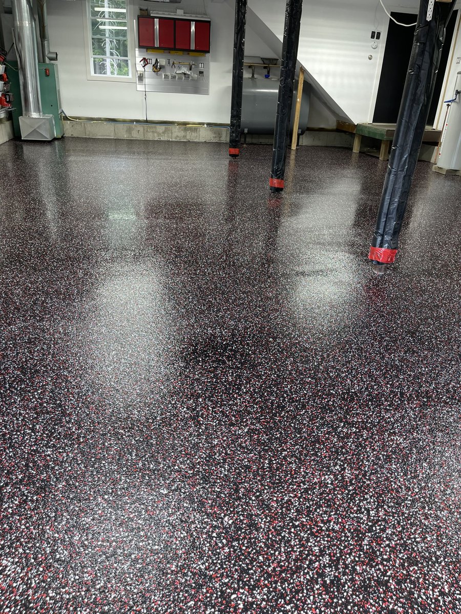 CreteExpert's tweet image. Epoxy flake floor 🚨💥💯 #everythingaboutconcrete #mikedayconcrete #mikedayconcreteyoutube #theconcreteunderground #epoxyflakefloors #epoxyfloors