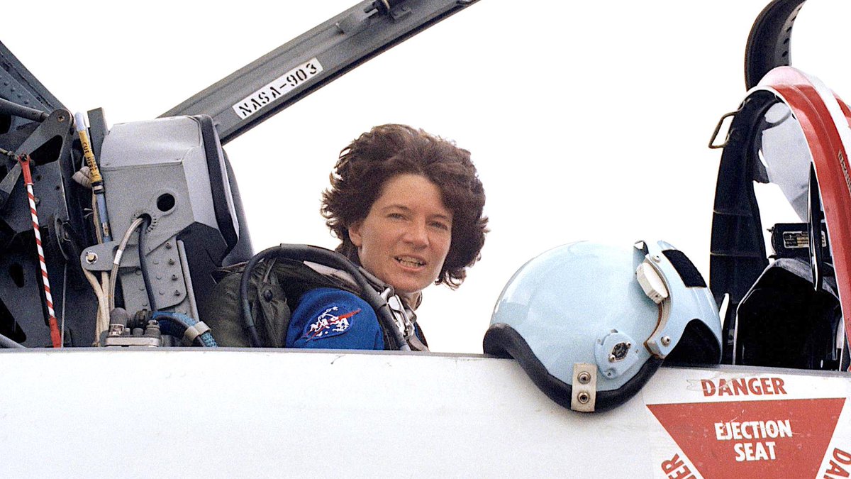 SallyRideSci's tweet image. #OTD: 40 years ago, on June 15, 1983, Sally Ride sat in copilot seat of a T-38 jet before flying from Houston to @NASAKennedy in Florida for launch of shuttle Challenger 3 days later.⁠ The launch of mission STS-7 made her 1st American woman in space:⁠ go.ucsd.edu/3G70Bej
