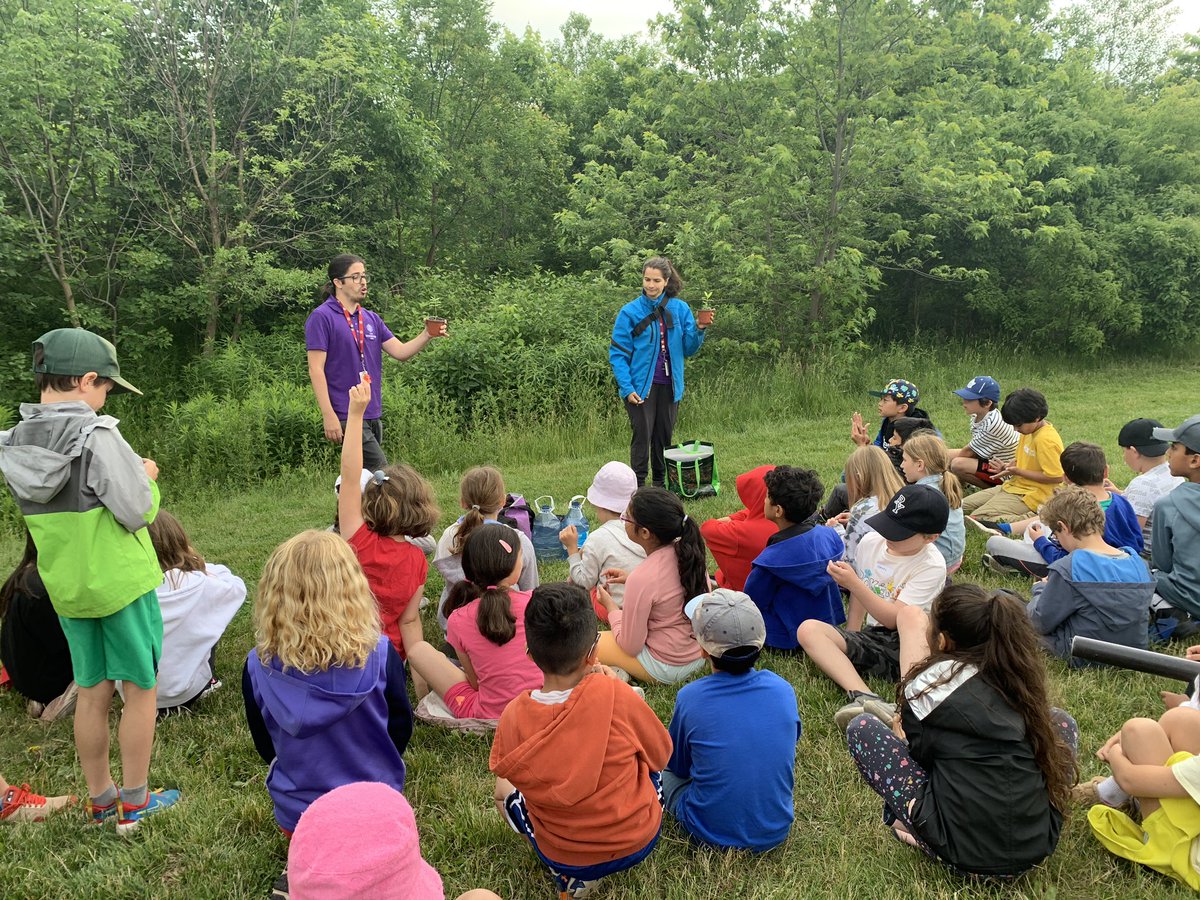Thank you, Downsview Park Staff, for a great day of outdoor learning about plants, soils and art in nature! @downsviewpark <a href="/NorsemanTweet/">Norseman JMS</a> <a href="/EcoSchoolsTDSB/">TDSB EcoSchools</a> #getoutside