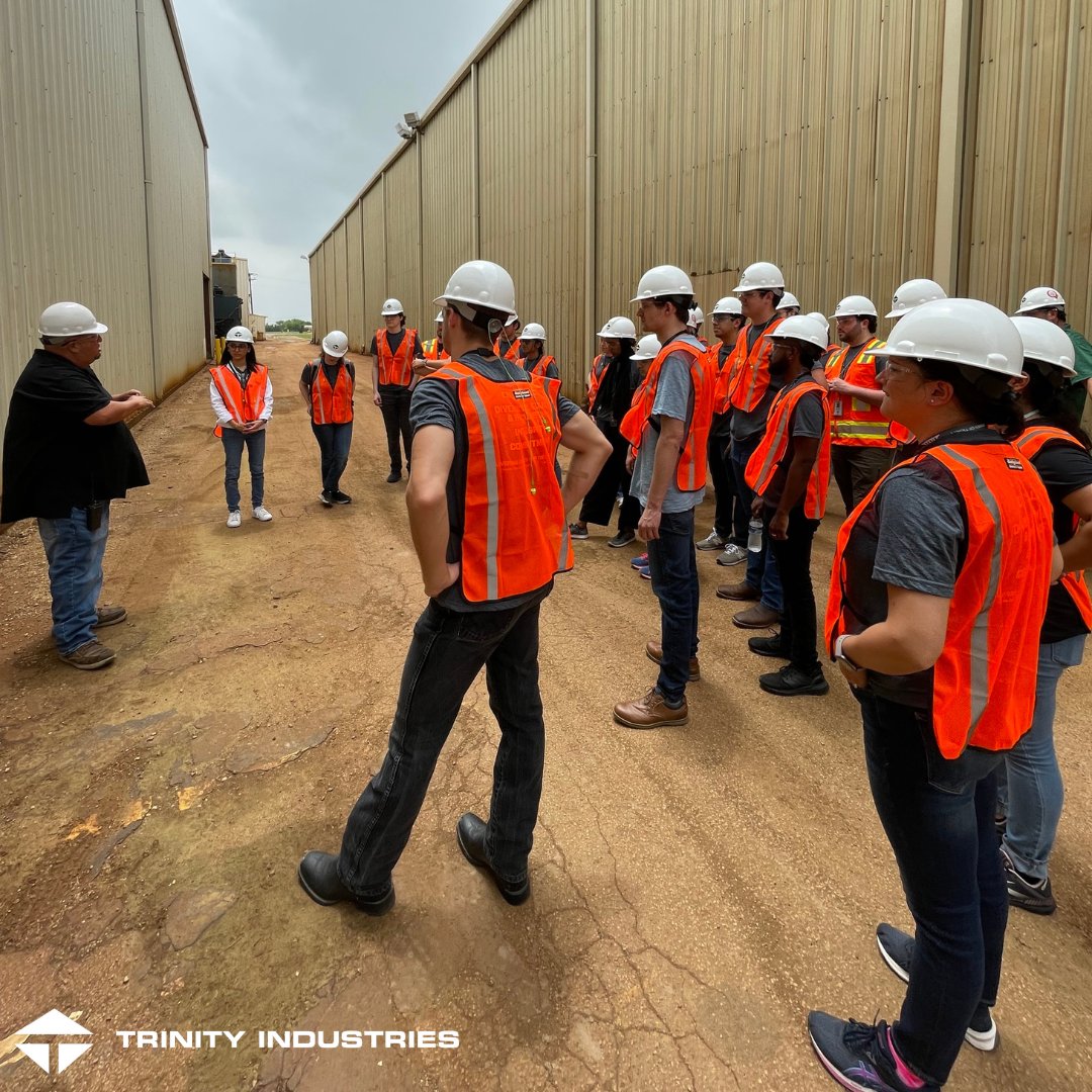 TrinityJobs's tweet photo. One of the most anticipated parts of our summer internship program is the facility tour. The group visited our Fort Worth-area facilities, met with facility leadership, and learned how our employees work together to accomplish our purpose of Delivering Goods for the Good of All! https://t.co/c4fa2dHVpr