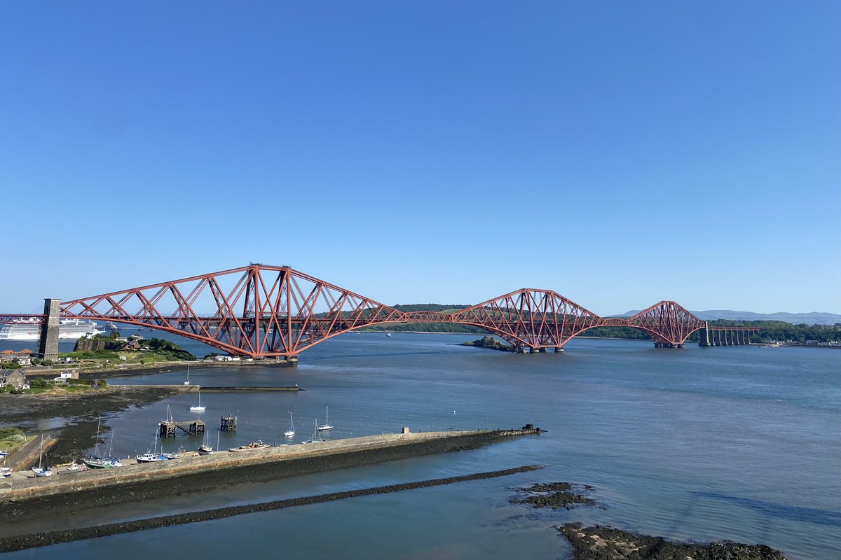 lorrrlane's tweet photo. Fabulous alternative commute yesterday, over the bridge and back 🚴🏼‍♀️ ❤️ 
A change is as good as a rest 🥰 https://t.co/COZGHUwRvd