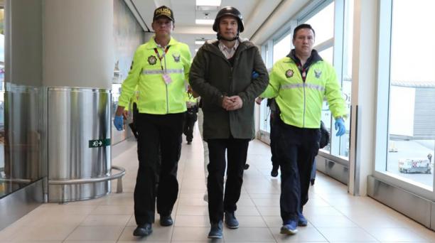 SuerodlaVerdad1's tweet image. Con el correismo la realidad es superada por su misma realidad, el preso por secuestro y con medidas cautelares porque así es la porquería de justicia de este país, Pablo Romero es  flamante candidato asambleísta, esta imagen debe calar hondo en el imaginario de la gente honesta