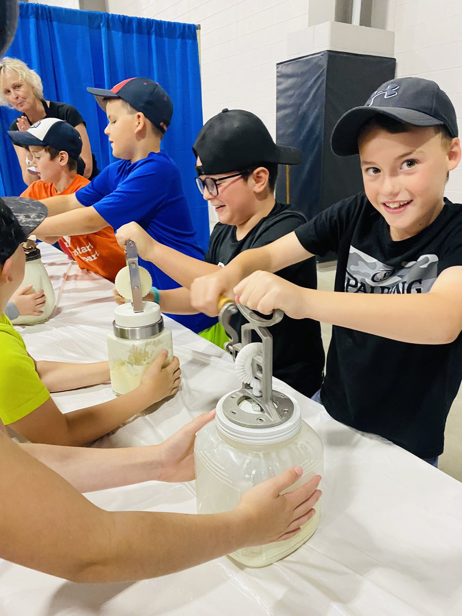 Can’t say enough about how fantastic #iFarm is each yr! The @OntAg community working together to excite kids about the farming! #thankafarmer @NuhnForage @OntarioPorkNews @DairyMuseum @OntarioDairy @PerthAgricultur @PerthBeef @OntarioGrain @eggsoeufs @LittleFallsPS