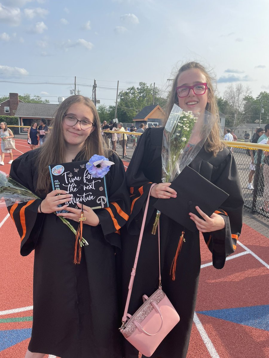SkillsShs's tweet photo. So proud of these students! 🎓🧡🖤Congratulations to the class of 2023! @SomervilleHSNJ @GFoleySHS @JenniferDepace @TanyaEMcDonald https://t.co/HOl7hZyrE6