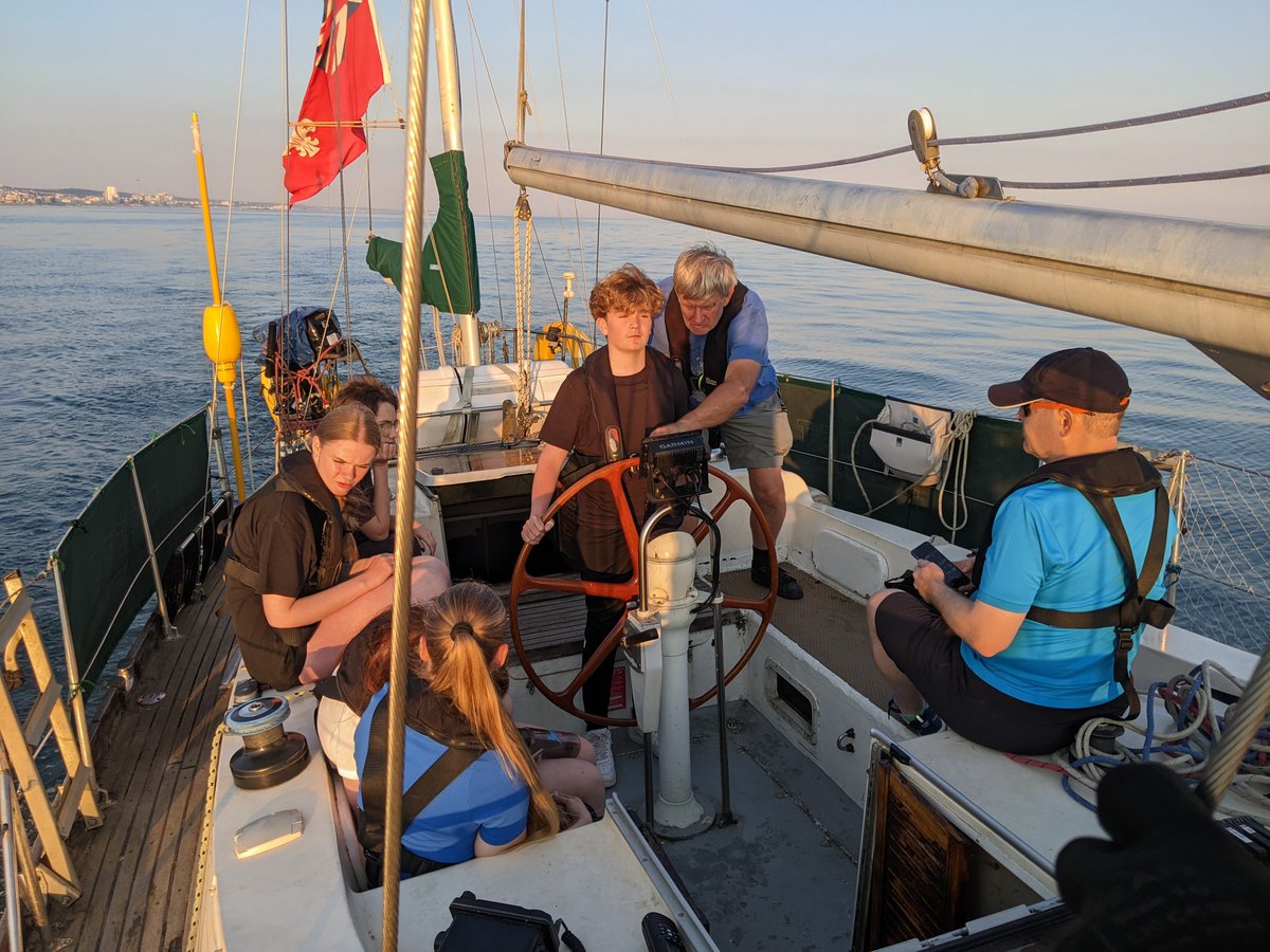 Drake_ESU's tweet photo. An evening sail on the yacht #supeta. Thanks 3rd/5th Lancing for the opportunity https://t.co/35lcYx3xIj