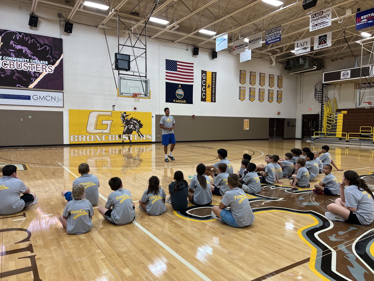 JaxonAutry's tweet photo. GCCC Broncbuster basketball camp was 🔥!!! Can’t wait to do it again July 17-19!! Thanks ⁦@kobe_dickson⁩ ⁦@cooperautry1⁩ ⁦@Serv__Gonzalez3⁩ ⁦@JaceSteinmetz⁩ and THE ⁦@GalazkaJack⁩ https://t.co/NPY09tTha8