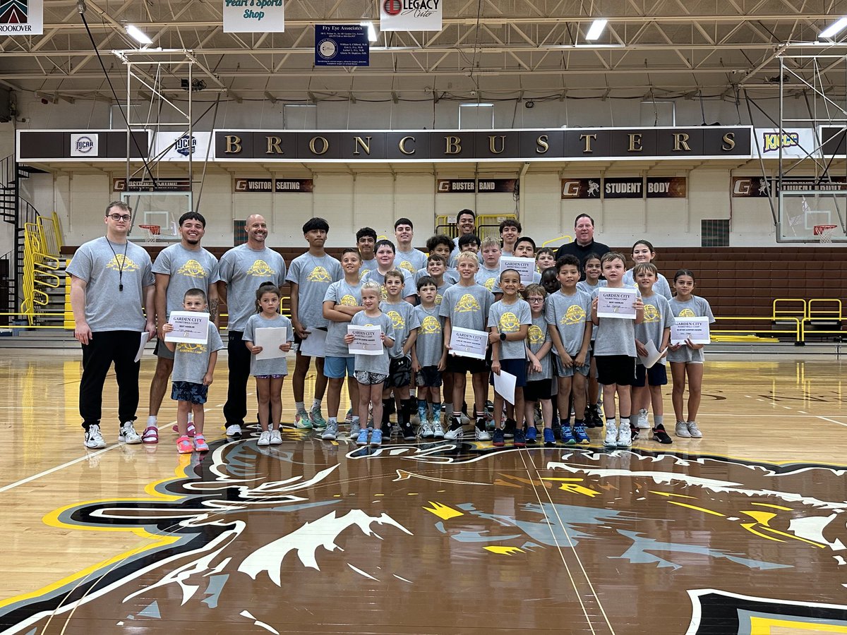 JaxonAutry's tweet photo. GCCC Broncbuster basketball camp was 🔥!!! Can’t wait to do it again July 17-19!! Thanks ⁦@kobe_dickson⁩ ⁦@cooperautry1⁩ ⁦@Serv__Gonzalez3⁩ ⁦@JaceSteinmetz⁩ and THE ⁦@GalazkaJack⁩ https://t.co/NPY09tTha8