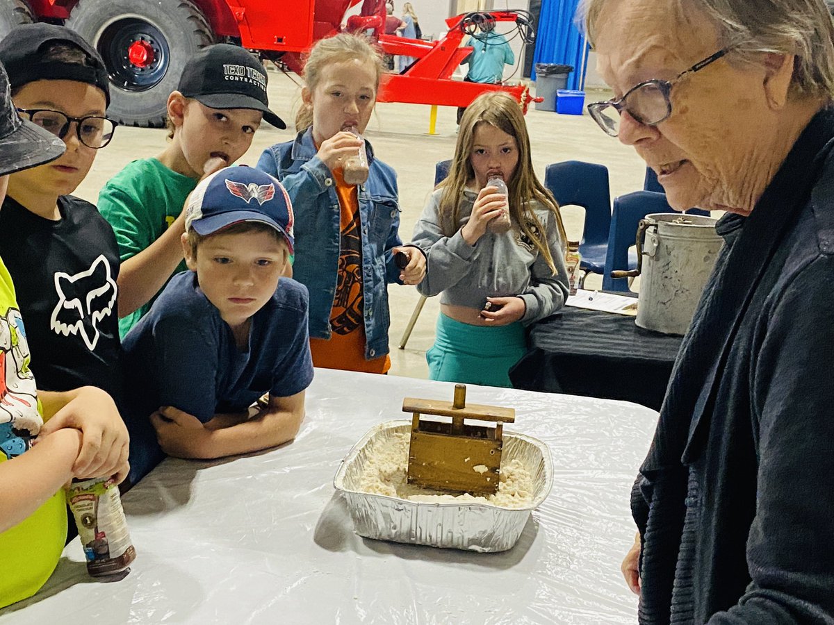 #iFarm 2023! The @OntAg community working together to excite kids about the farming! #thankafarmer @NuhnForage @OntarioPorkNews @DairyMuseum @OntarioDairy @PerthAgricultur @PerthBeef @OntarioGrain @eggsoeufs @LittleFallsPS