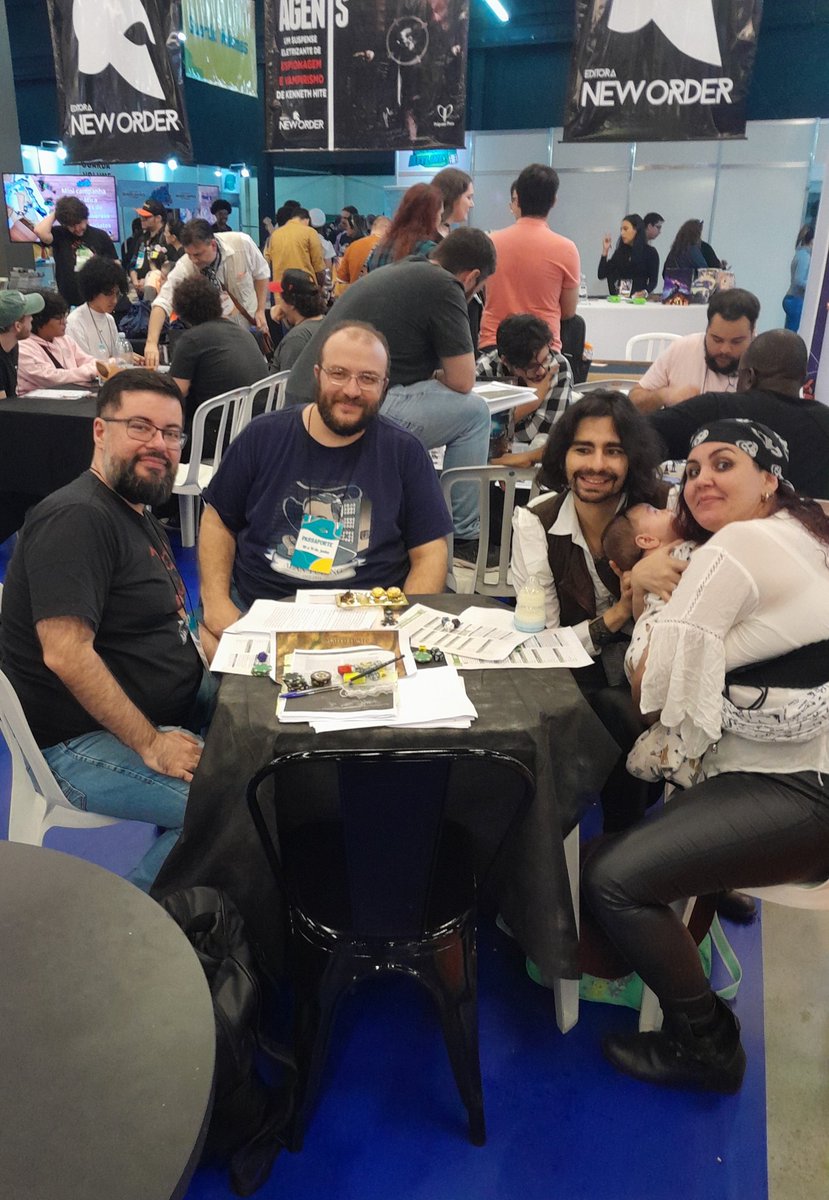 cultodocaos's tweet photo. Mesa dominical de #Conan2d20 no estande da @EditoraNewOrder no #DOFF2023. Da sessão de #ChamadodeCthulhu no #UcconX2022, reencontrei Victor, Sury e o pequeno Klaus. https://t.co/s97bqR3qwt