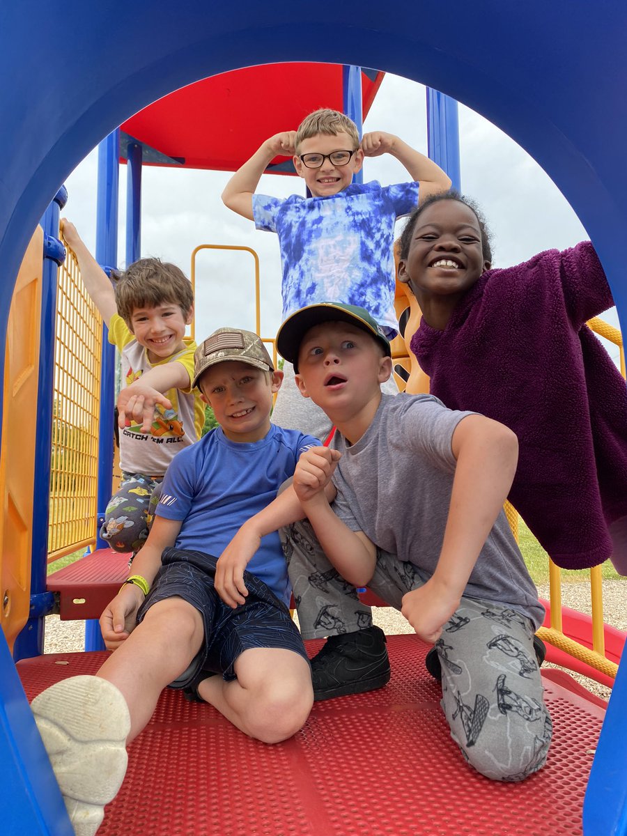 MrsWilsonsClass's tweet photo. Soaking in our last days together 💙 https://t.co/UIwh0Oy42C
