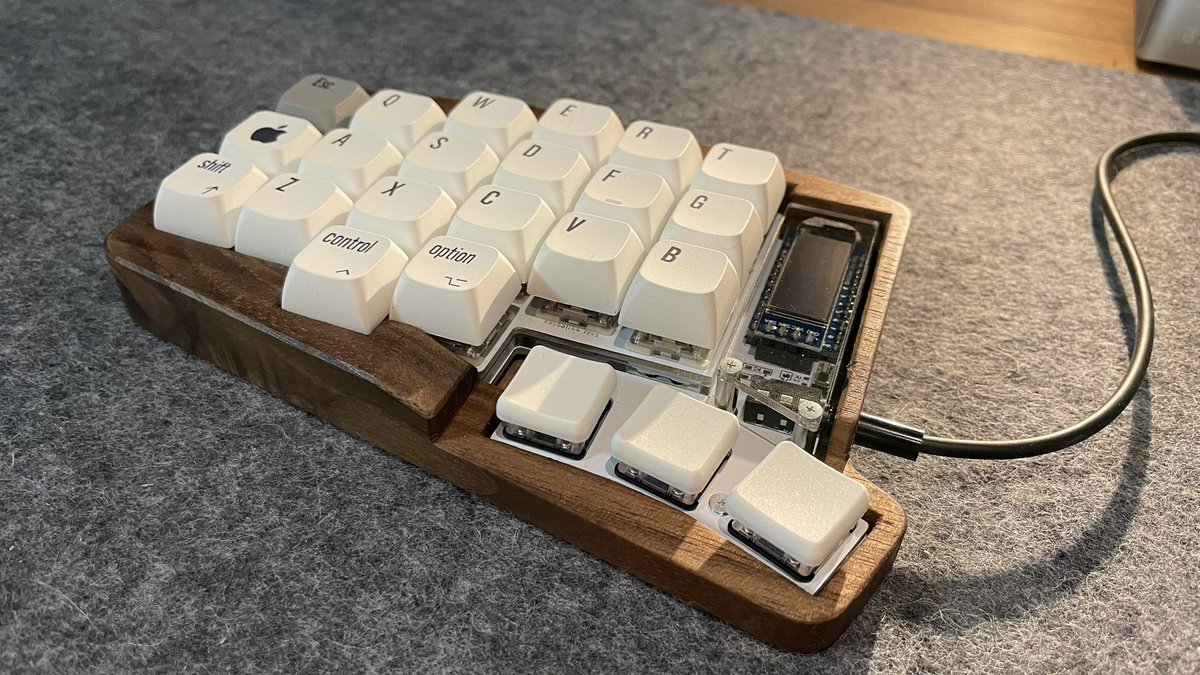 Keyball61ケース 可変テンティング、パームレスト付き Keyball61 Case - Training&KBD - BOOTH