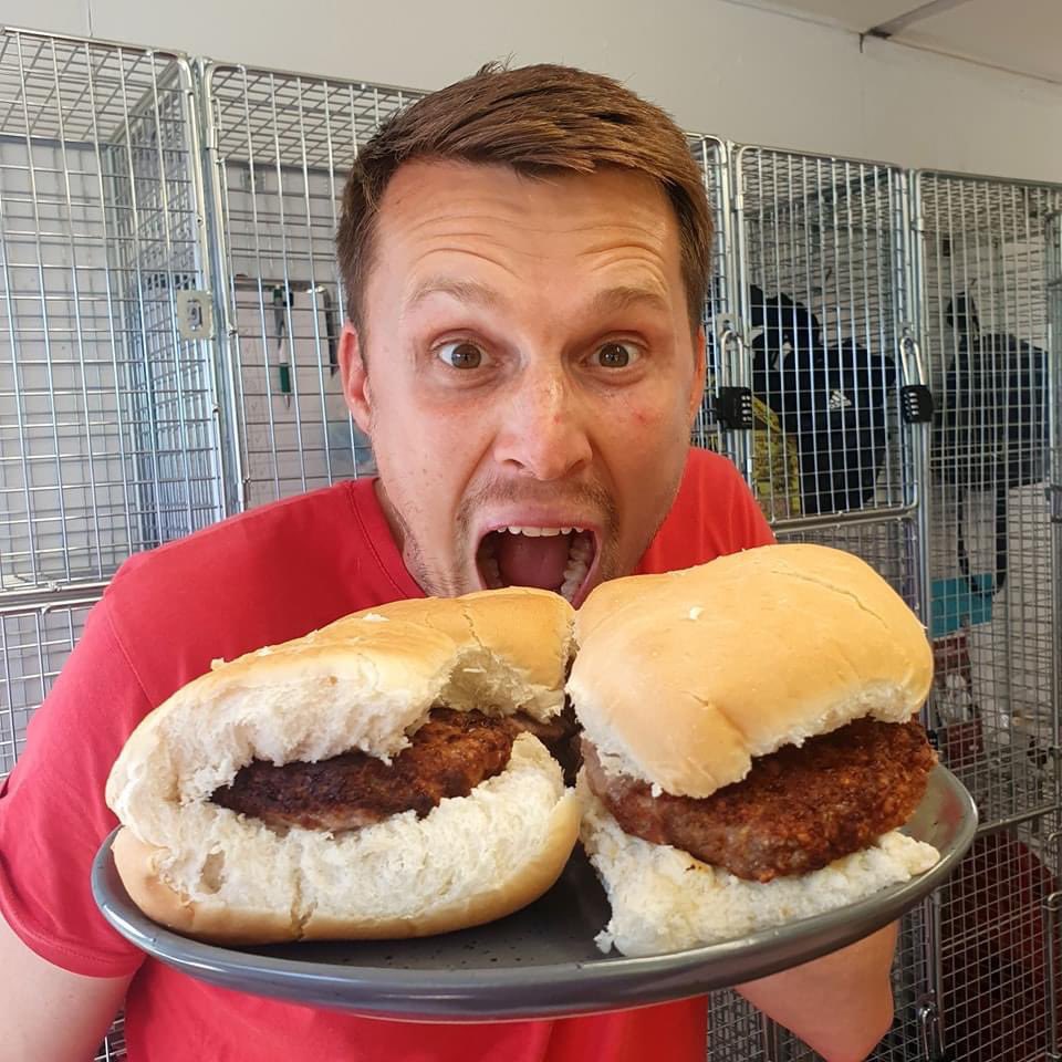 Today at <a href="/CurlysFarm/">CurlysFarm</a>,  Luton Primary School Chatham, worked with &amp; learnt about our lovely Alpacas, giving their breakfast, filling up their water troughs which is especially important in this heat

It’s #tastythursday everyone had a Curly's Farm burger &amp; spoke about where the