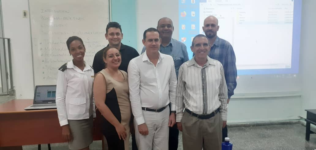 Predefensa de 32 trabajos de la II Edición del Diplomado en Administración Pública y Empresarial en <a href="/esceg11/">Escuela Superior de Cuadros del Estado y Gobierno</a> como proyectos de innovación. Intercambia con algunos alumnos el Ministro <a href="/WalterBG_MES/">Walter Baluja García</a> de <a href="/CubaMES/">MES</a> <a href="/DiazCanelB/">Miguel Díaz-Canel Bermúdez</a> <a href="/MMarreroCruz/">Manuel Marrero Cruz</a> <a href="/MiguelM08907875/">Miguel Mario Cabrera Castellanos</a>