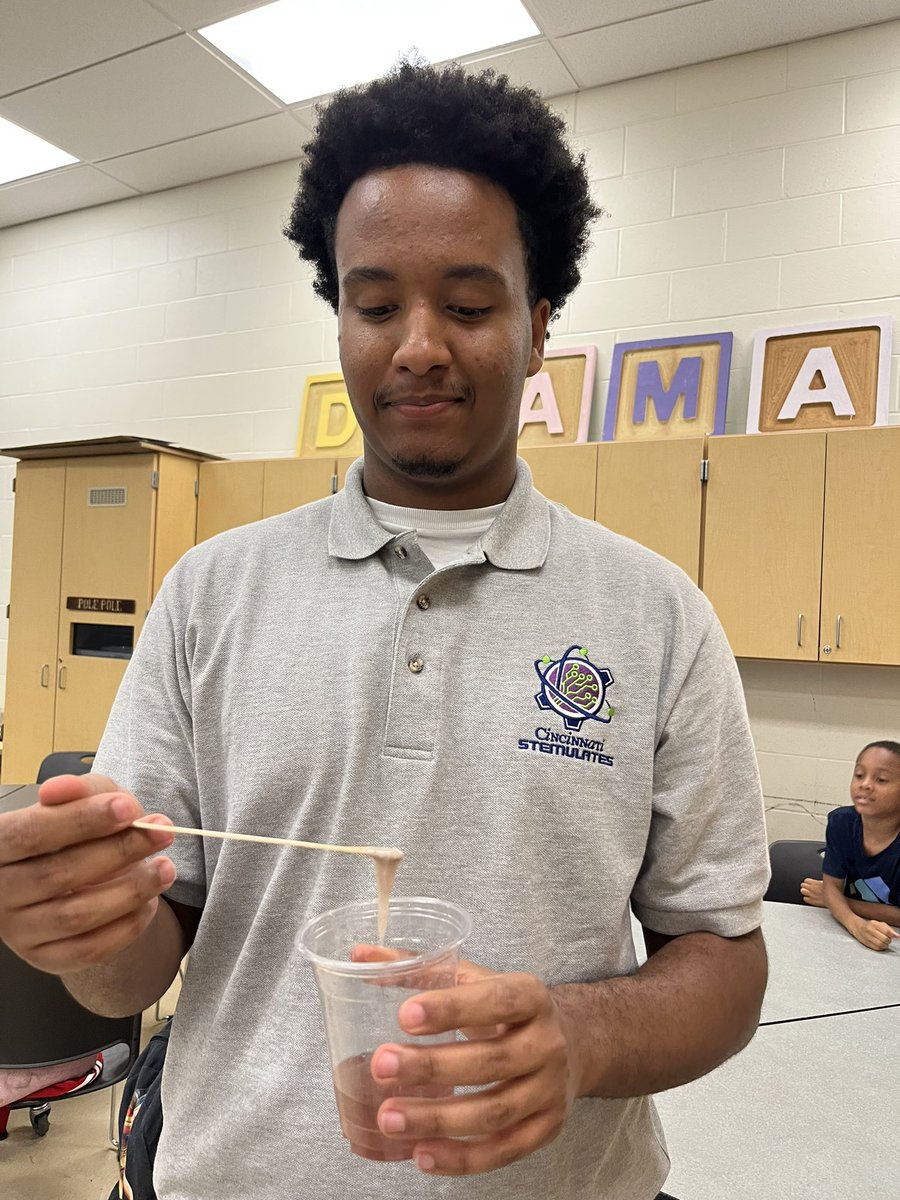 ElaineVS79's tweet photo. Extracting DNA ๐งฌ from strawberries. @STEMulates #stemmys @IamCPS Summer Scholars! https://t.co/xFr3K8GUc2