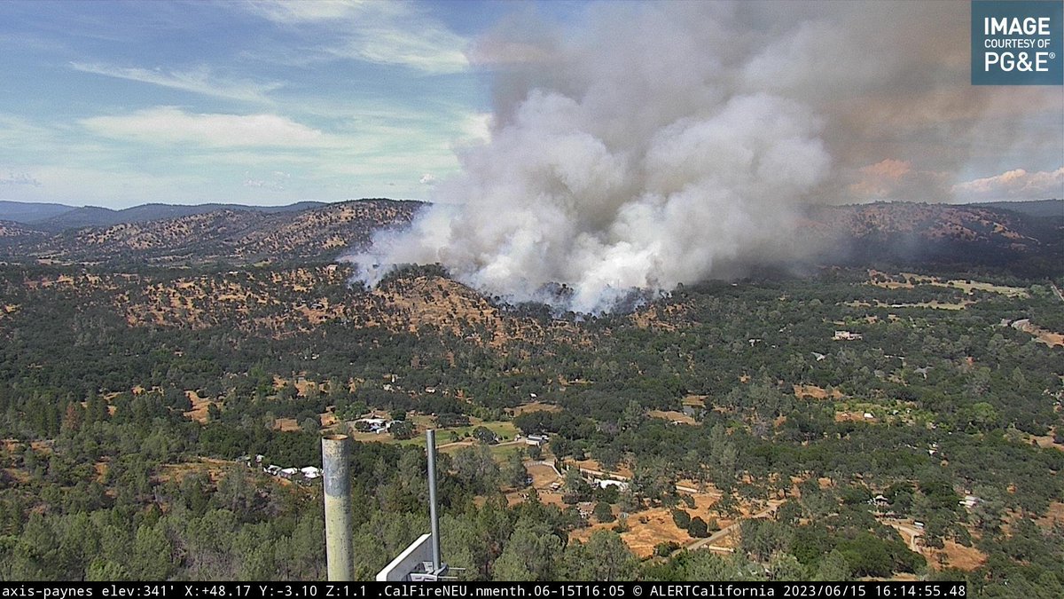 CAFireScanner's tweet image. #ScottFire (#LomaRica, Yuba Co) - IC requesting 15 additional engines, 5 handcrews &amp;amp; 4 dozers. Air Attack requesting 2 addl S-2 tankers &amp;amp; 2 more copters.