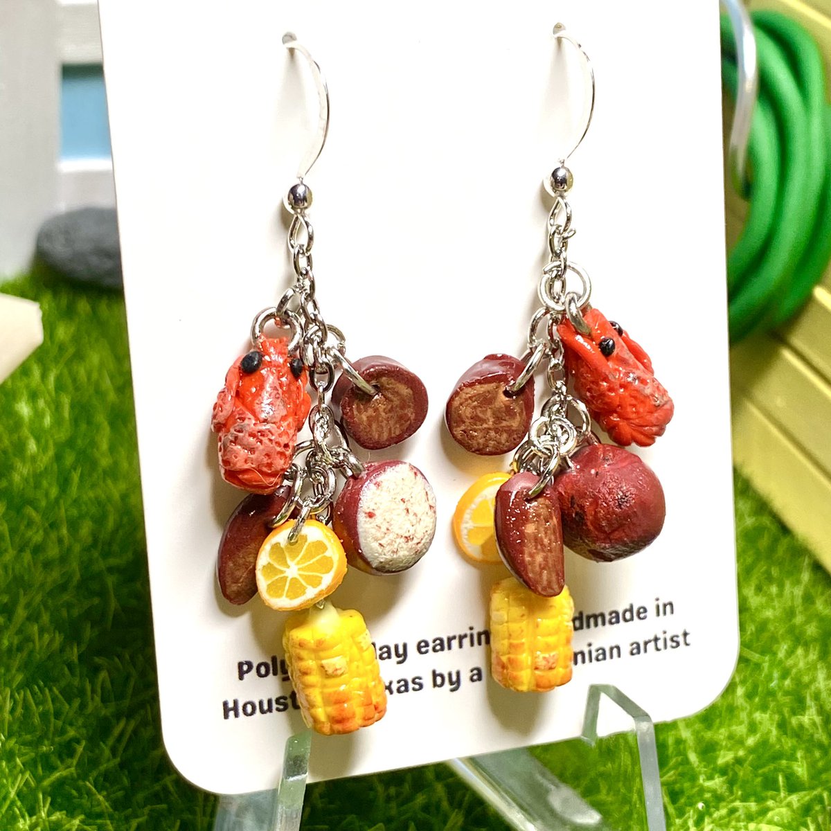 I wanted to get these out on Sunday with everything else but didn’t have enough time - but now they’re here!! Crawfish boil earrings 🦐

chlosoup.com/products/crawf…