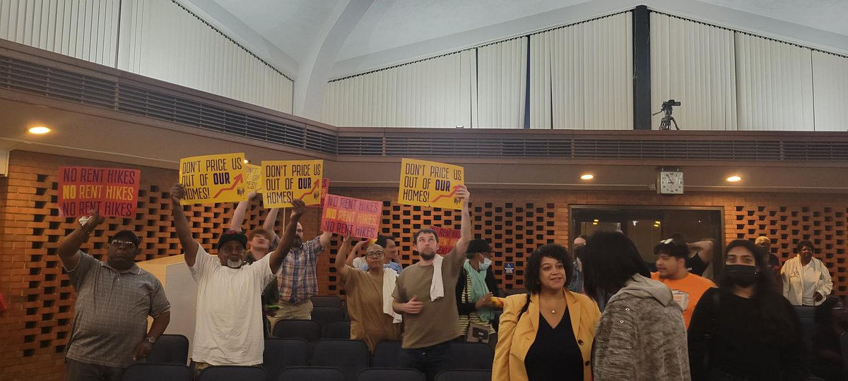 Tonight was the last public hearing before the Nassaau County Rent Guidlines Board votes on to raise the rent on the stabilized apartments next Wednesday. Tenants, legislators, and organizers came out strong in opposition to any rent hikes. #TheRentIsTooDamnHigh