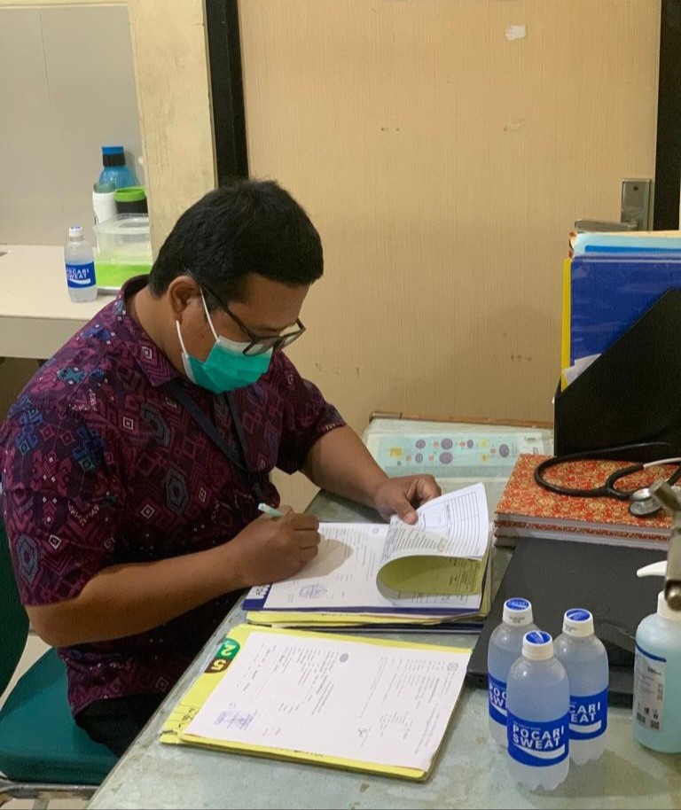 ediheryanto_'s tweet photo. Tiap Hari Pocari Sweat: Go Sweat Go Ion https://t.co/Om40alR9Vx