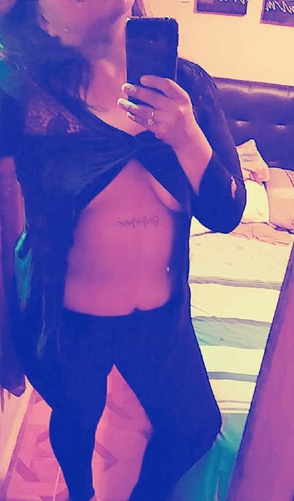 ComplicidadSw's tweet photo. Followers querid@s y hermos@s quiero recomendarles el perfil de @The_Kinky_Bunny  super sexy 100% reales signalos y disfruten su contenido 😈😈😈😋😛 #RomyLovers #ComunidadSw #juevesdeseduxxxión  #JuevesdePiernalgona https://t.co/3S1qVd81Me