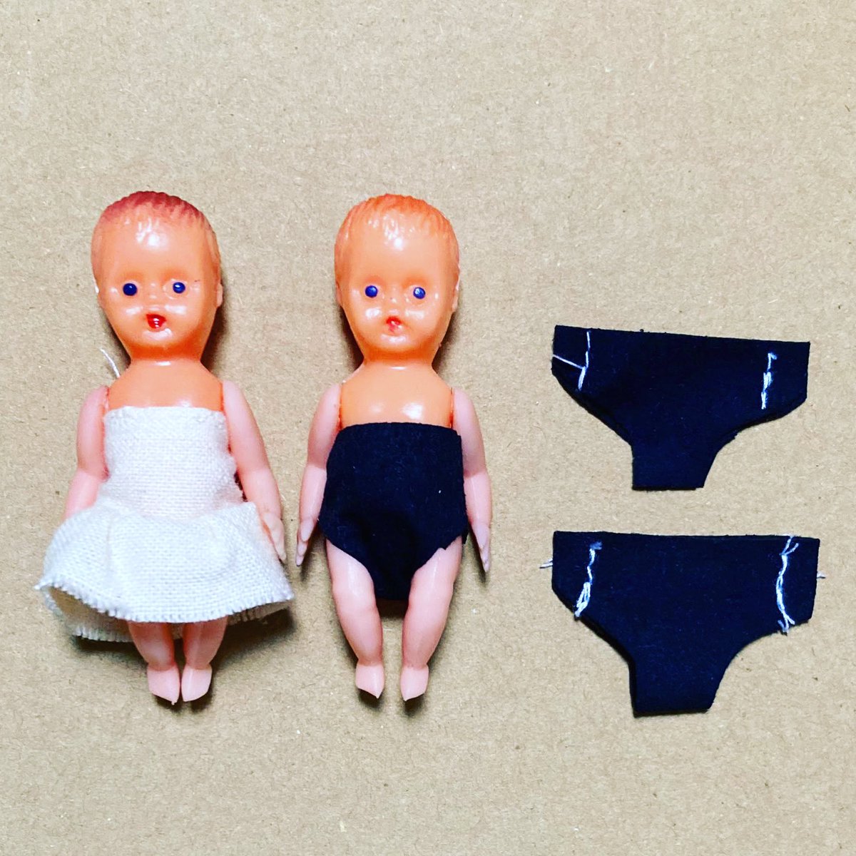 ai_snmy004's tweet photo. 洋服を作っている途中◎
足の形状の都合で
パンツ作りに手こずっている
#ラフォーレ原宿 0.5F
#愛と狂気のマーケット
6月末まで参加中◎
#imwearing #pants
#doll #antique #vintage https://t.co/xGFnlPAX9h