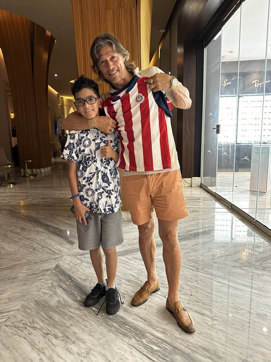 agmatias's tweet photo. Tengo un amigo en Cancún… 

FYI https://t.co/wY8srBVt1F