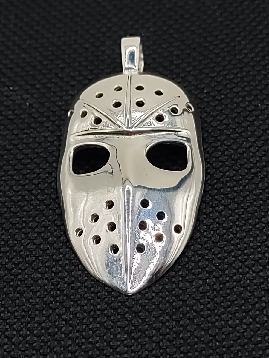 How about custom #art and #fashion
This one of a kind old school goalie mask made of sterling silver.

etsy.com/listing/128590…

#followme #instamood #hockey #hockeyjewelry #sportsjewelry #smallbusiness #nhlplayoffs #goaliemask #goaliemaskart #hockey #silvercharm