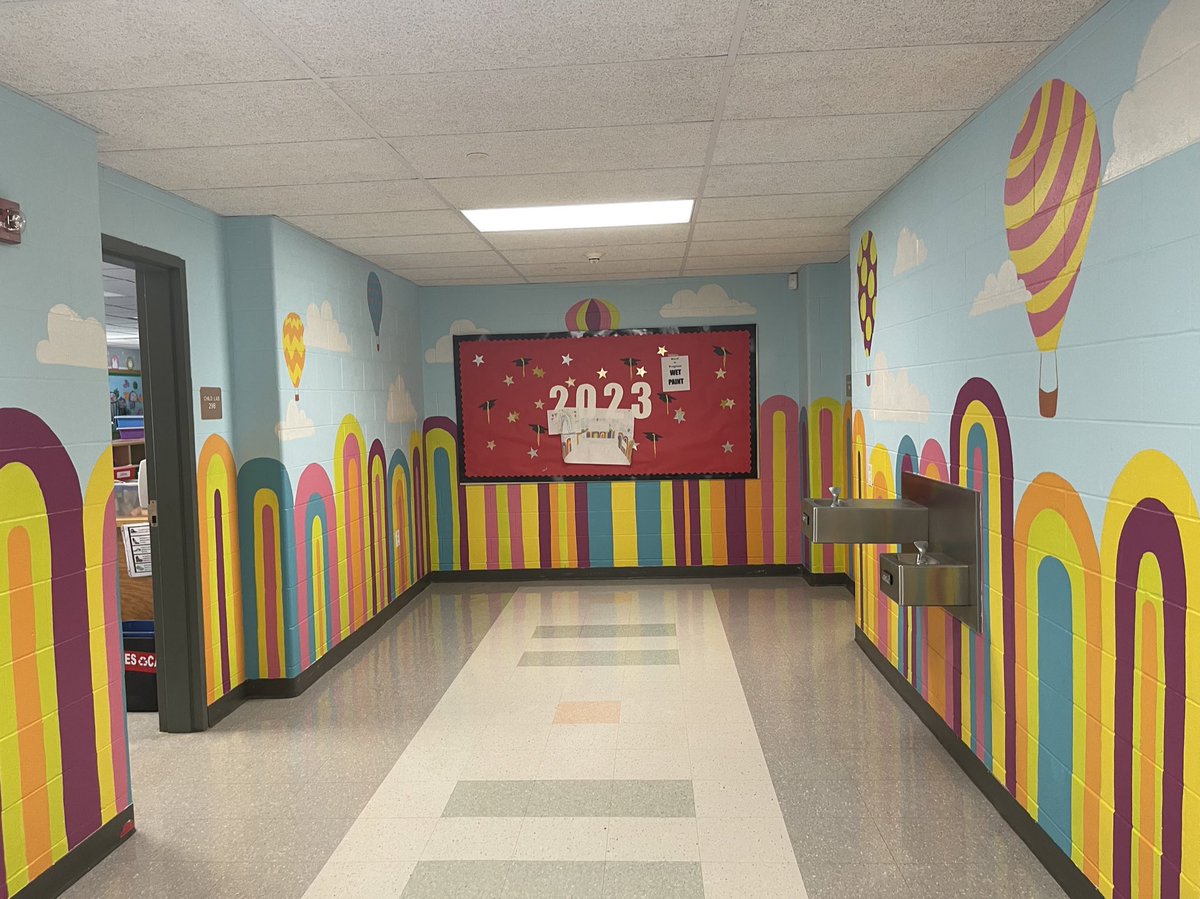 This mural <a href="/HinghamSchools/">Hingham Public Schools</a> is gorgeous! Such a beautiful cheerful entry to HHS