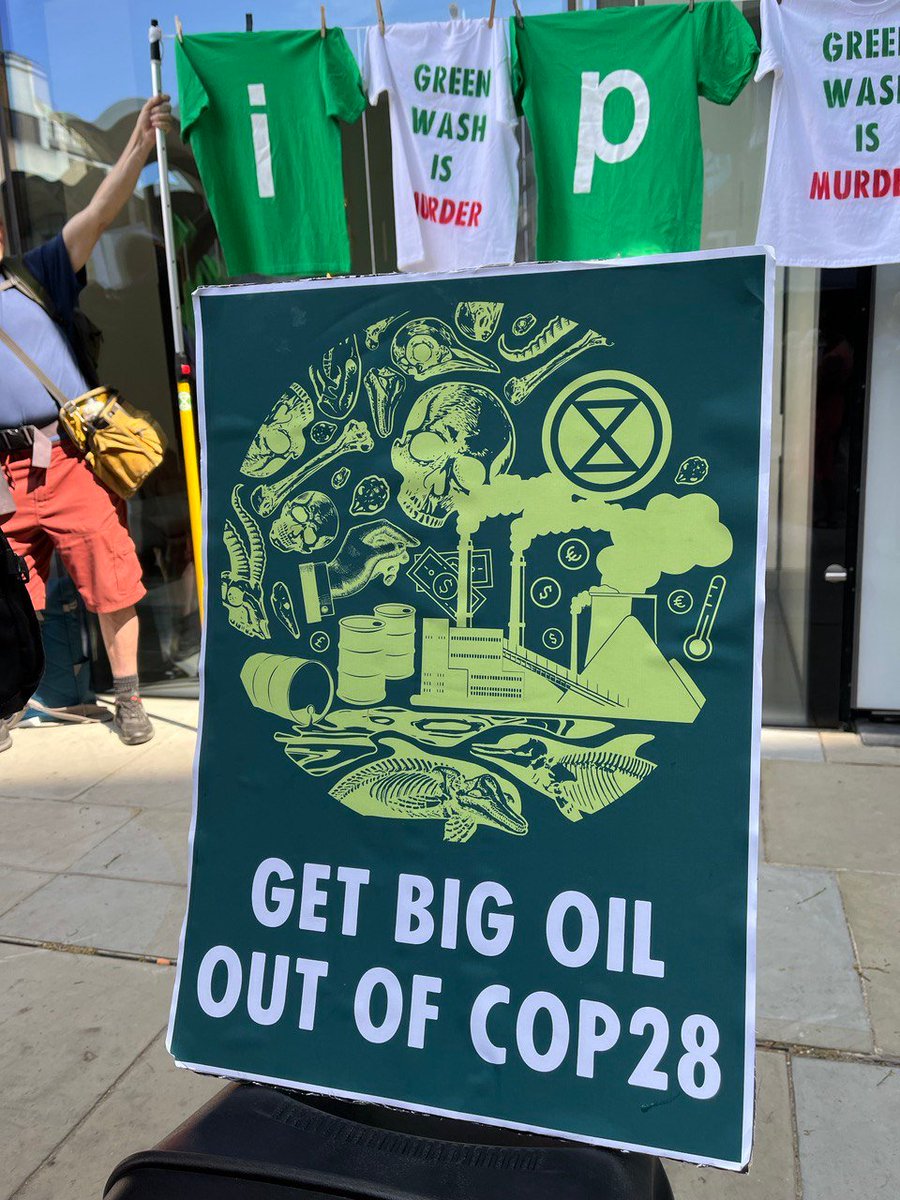money_rebellion's tweet photo. Activists were outside #Ipieca's offices on Monday morning to highlight it's detrimental role in climate negotiations
@IPIECA does not uphold the Paris Agreement, instead it played a key role in coordinating international oil industry
The president of Cop28 is Sultan Al-Jaber https://t.co/hlpWfJq6iw