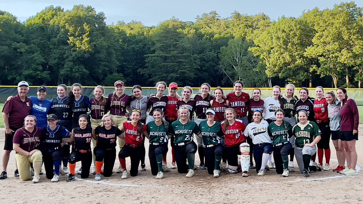hawks_coachlb's tweet photo. Midwach All-Stars ⭐️🥎 #wewon https://t.co/GBmy7nAX90