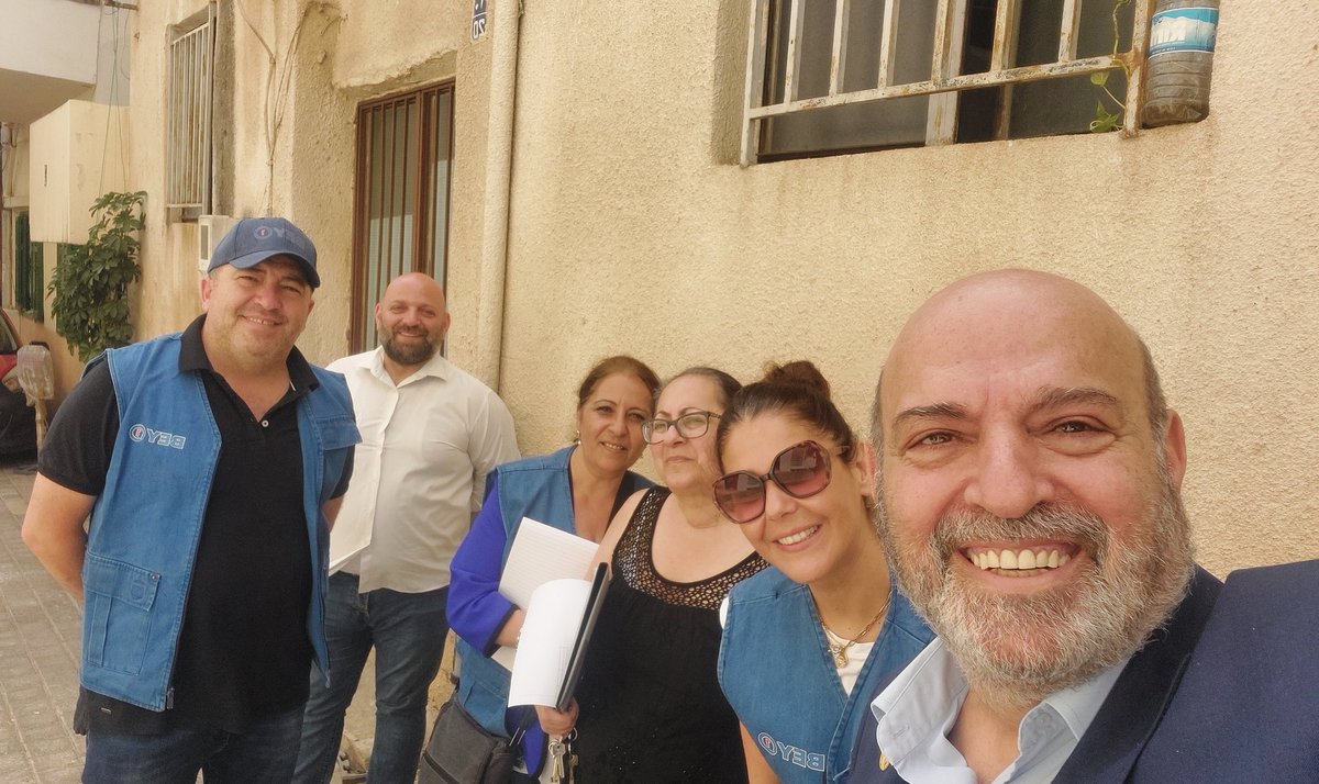 الجولة الثانية اليوم زيارة للمنازل لابناء الاشرفية في منطقة كرم الزيتون لنتفقد ونطمن على اوضاع العائلات وعلى اوضاعهم المعيشية والصحية وذلك يوم الخميس بتاريخ ٢٠٢٣/٦/١٥
ملاحظة سنزور كل أبناء الاشرفية بمنطقة كرم الزيتون
 اذا لم نمر سهوا أخبروني 
جمعية مروج المحبة الخيرية منكم ولكم