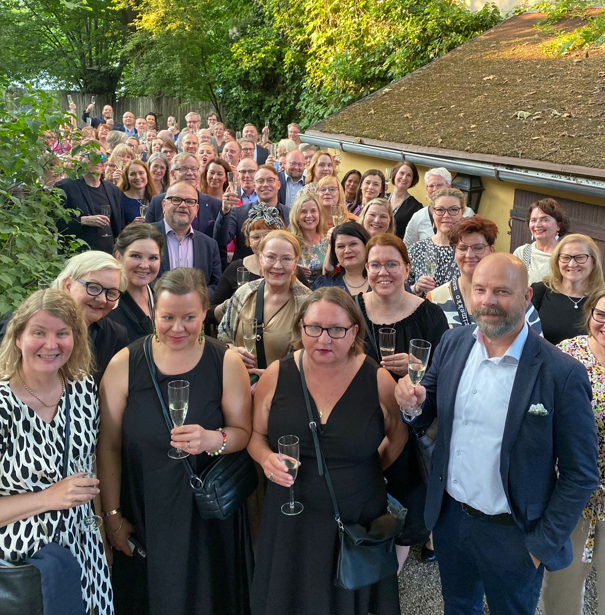 Malja kesälle, ammatilliselle koulutukselle ja tulevalle hallitukselle!  Toivomme #hallitusohjelma'lta paljon!  Pelkäämme kuitenkin vähän. Luotamme kuitenkin kestäviin ratkaisuihin, joita toivottavasti pääsemme tulevalla hallituskaudella toteuttamaan. 

#sajOSAA #saJOHTAA #sajoON