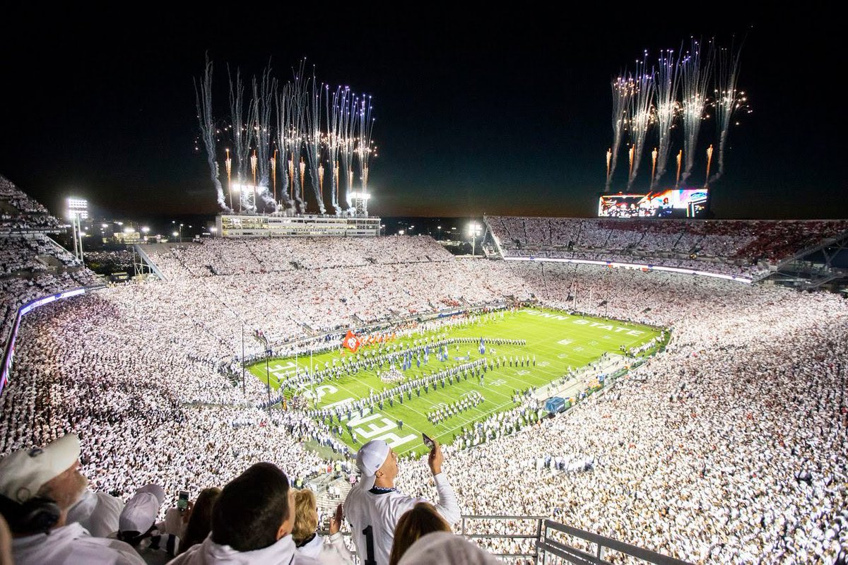 CFBReport's tweet photo. Penn State is getting into a 2 year stretch of high expectations, for good reason:

Their 2 Centerpieces -

5 ⭐️ QB Drew Allar
5 ⭐️ RB Nick Singleton

Paired with:

Top 5 OL
Top 3 Secondary
Great DL
Great LBs
Highly talented WRs
Kaytron Allen, one of the best backup RBs in CFB https://t.co/o7l7XVSflN