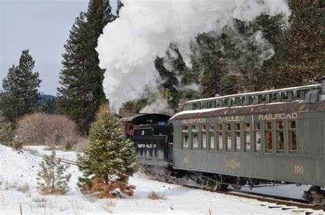 BellsSleigh's tweet photo. Christmas tree farms, boat parades on the rivers &amp; coast, holiday train rides, &amp; a huge display of #nativities from the community... So much to see &amp; do in #Oregon. Hear more in this epi of SBMX "Xmas Destinations." @saige_miller 
https://t.co/i3oG76UEan https://t.co/71TvLCjezI