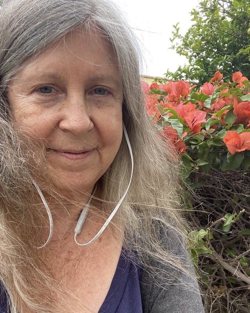 asimmons208's tweet photo. And what are YOU listening to on this breezy June afternoon? I’m listening to Intergalactic Exterminators, Inc.  Great fun! @ashlbishop @thescottbrick @suzanneefreeman #loveaudiobooks https://t.co/tcurG9goHU https://t.co/YTHe3Mj1it