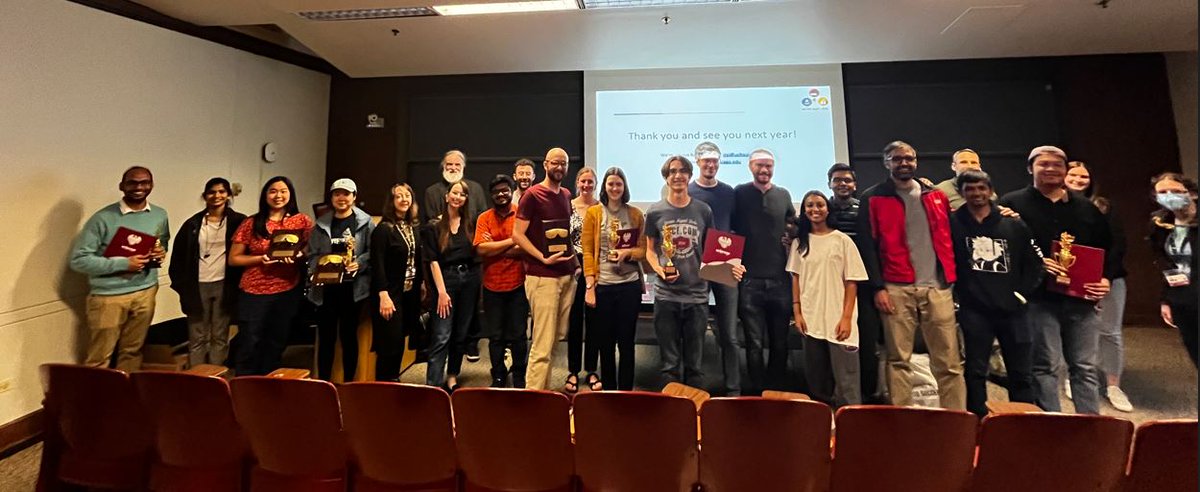 Congratulations UChicago JRSI Team for successfully completing 2023 Peer LAB Walkthrough competition. A round of applause for winning group, participating groups, volunteers, and student judges. In the frame Prof. Joseph Kanabrocki, Associate Vice President for Research Safety.