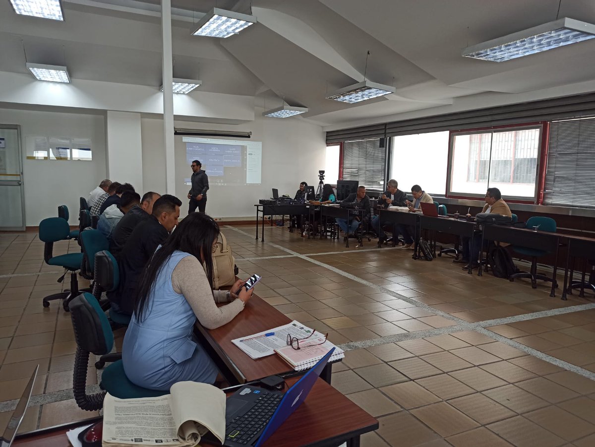 BancadaSindical's tweet photo. 2/2 (...) concursos permanentes, provisionalidad, ingreso, ascenso y promoción...

Mañana continuamos la discusión. https://t.co/63xzHVLbPZ