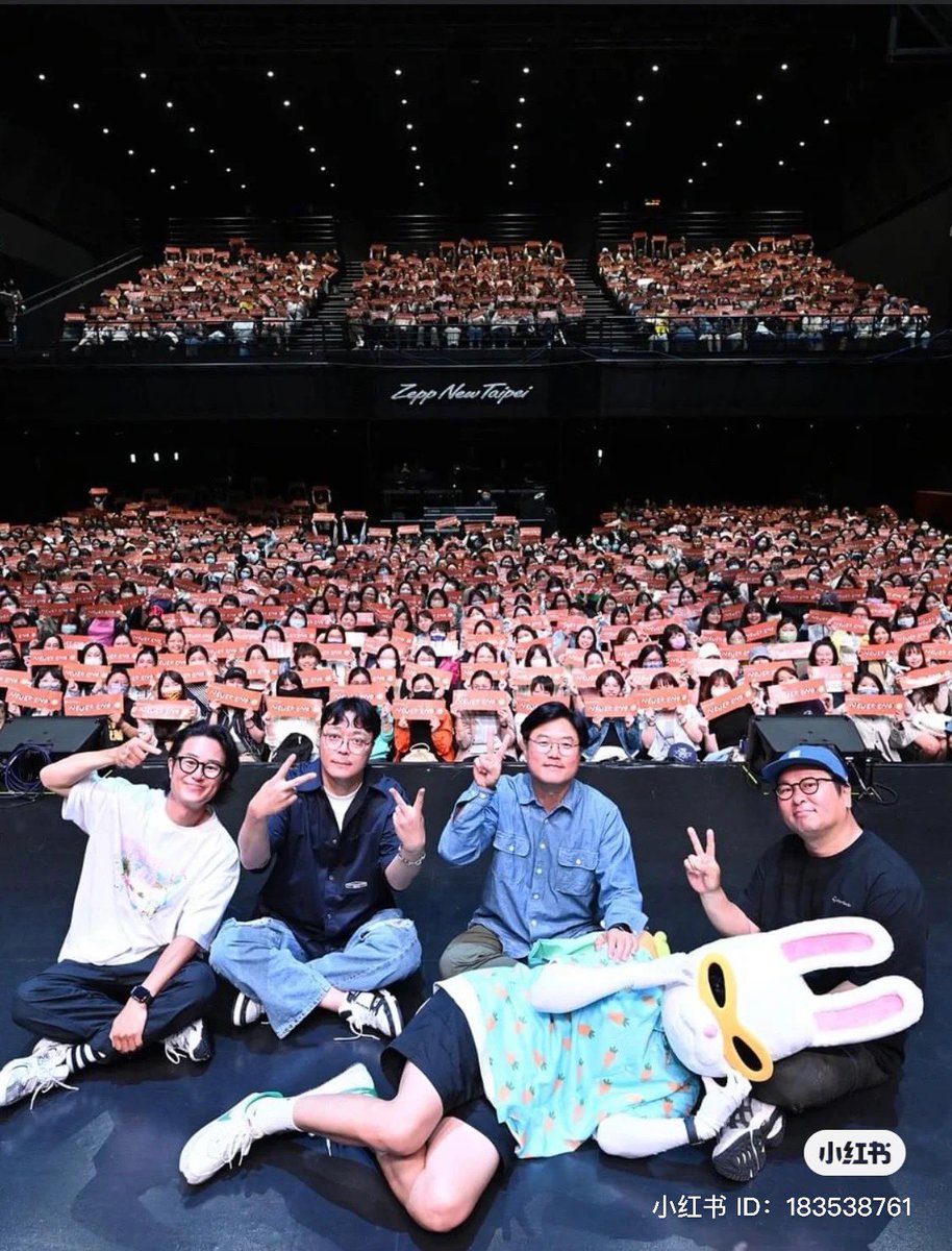NJTTW's tweet photo. so na pd had a fanmeeting in taiwan on june 10th &amp; someone asked him about njttw s9. apparently na pd said that he has always kept it in his heart (i.e. kept it on his mind) &amp; he will definitely (do) it once timing permits. 

any njttw s9 crumbs makes me 😭😭😭😭😭😭😭😭😭😭😭 https://t.co/5BJD2ppTuF