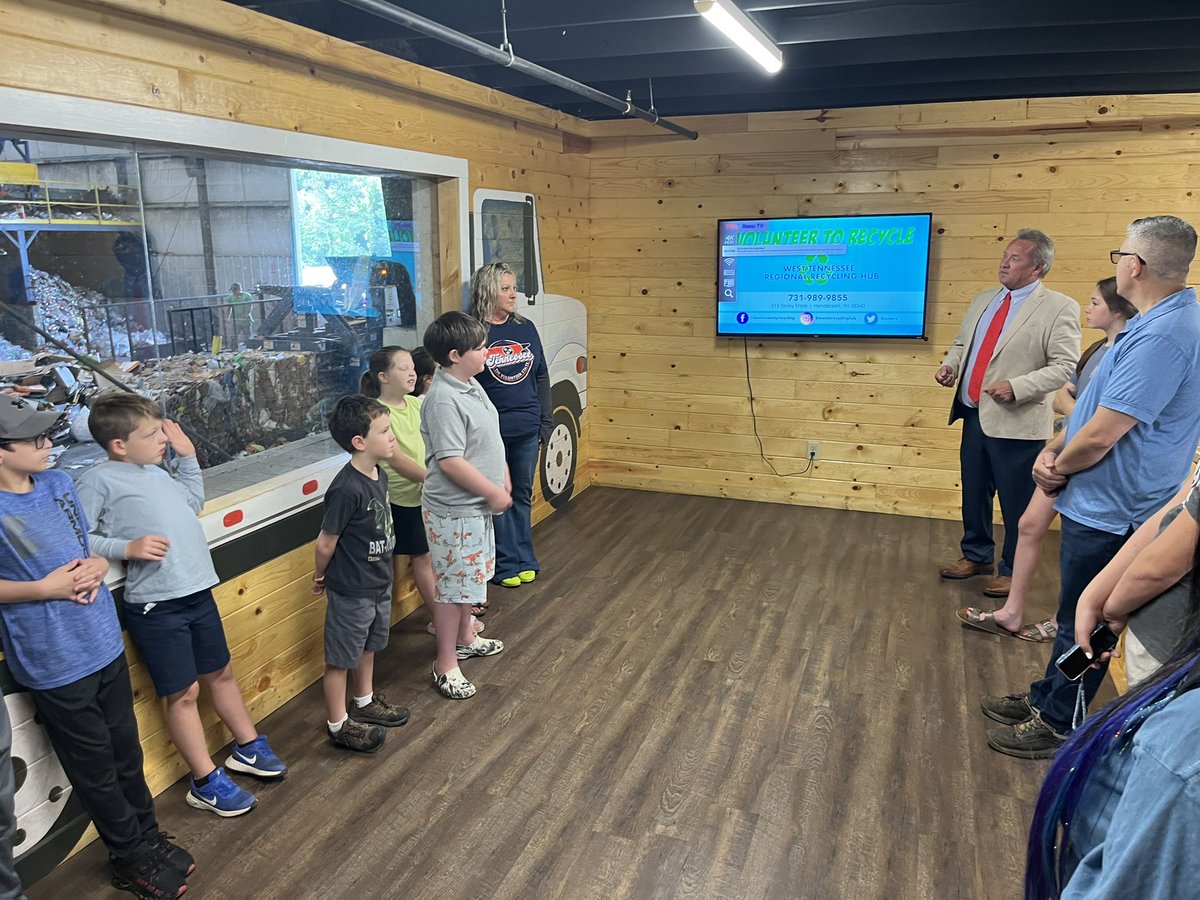 CCSWRD's tweet photo. We had so much fun today at our First Annual Environmental Camp! We would also like to thank Keep Tennessee Beautiful for sponsoring this event. The students enjoyed learning about recycling, litter prevention, and landfills. 
#keepchestercountybeautiful 
#nobodytrashestn https://t.co/ReTDq6bUWZ