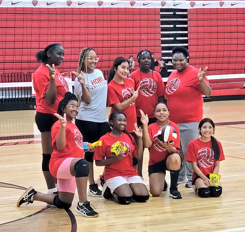 She's tried almost every sport, but volleyball has become her passion! Thank you, @Tiffany0387, & assistant staff for challenging these young ladies & not only teaching skills but discipline & grit. Thank you, Coach Cottery, for seeing her potential day one! #JAGNation #BMSBears