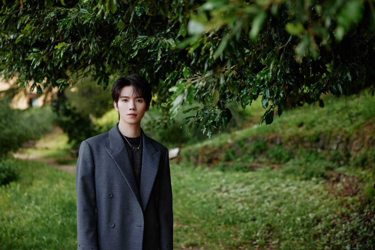 #LuoYizhou for #FendiSS24 at Florence Fashion Week

More - weibo.com/2953908224/491…