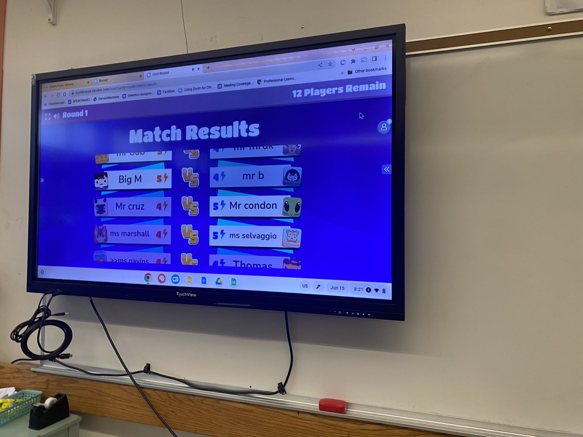 When your A Block decides to play their review Blooket Battle Royale as their teachers @_salemhigh_ 💻⚔️ 🛡️ 🌍 👩‍🏫👨‍🏫 #worldhistory