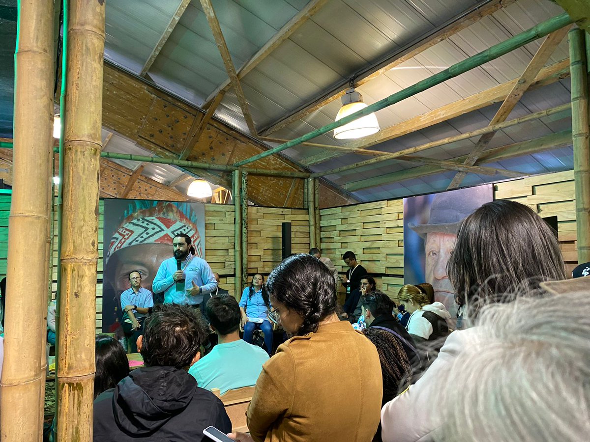 Luigyddhh's tweet photo. Desde el teatro de las oprimidas, el diálogo interactivo, el tejido entre actores diversos y el intercambio de experiencias, hablamos del Acuerdo de Escazú. En @ANLA_Col ya contamos con un plan de trabajo novedoso que contribuye a la implementación y materialización de derechos. https://t.co/g4MfFCDy3d