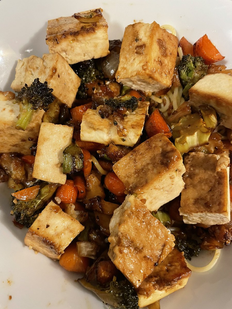 jimhunterb1's tweet photo. Stir fry ingredients, roasting cooking method. #cookfood #Cooking #tofu https://t.co/hkyRDFkjm7